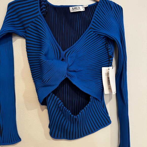 AMUR Levona Cut Out Top - Picture 3 of 4